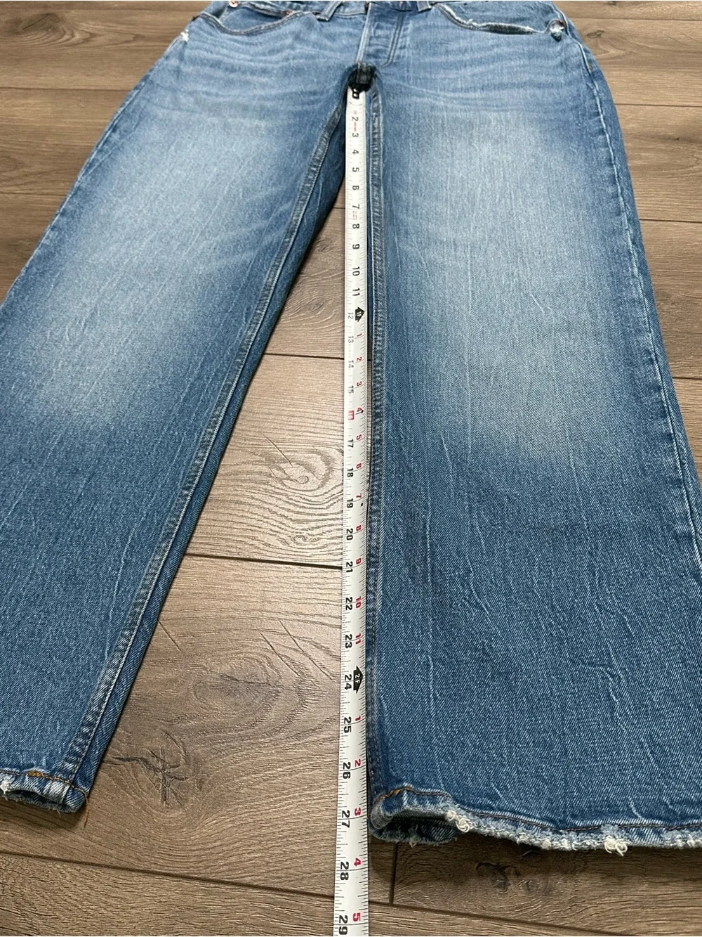 Abercrombie & Fitch 27